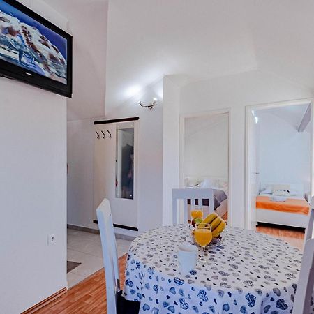 Beautiful Apartment In Vela Luka With Wifi Zewnętrze zdjęcie
